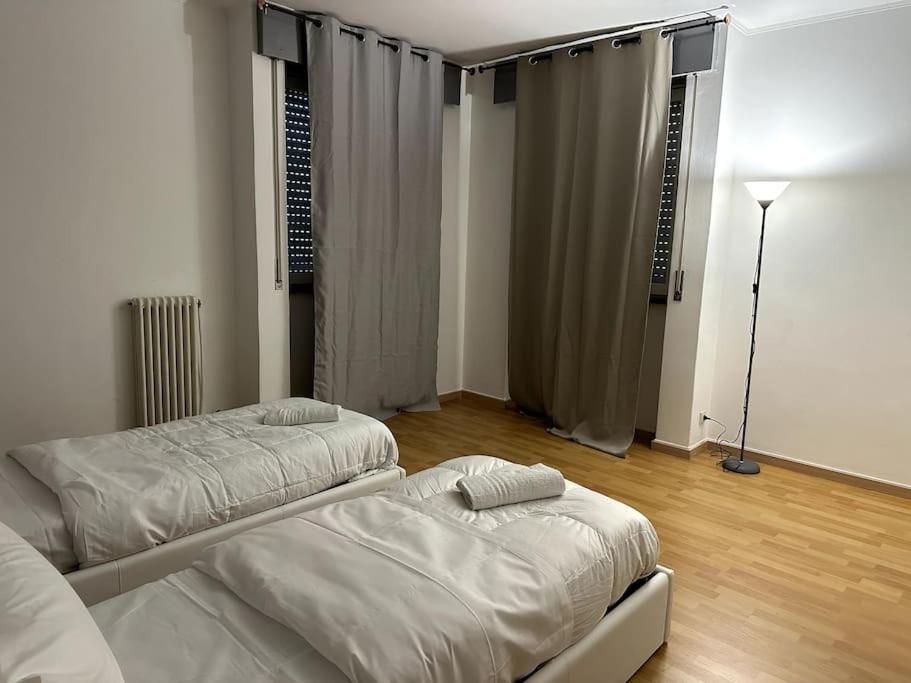 Leone D'Oro - Full Apartment Местре Екстериор снимка